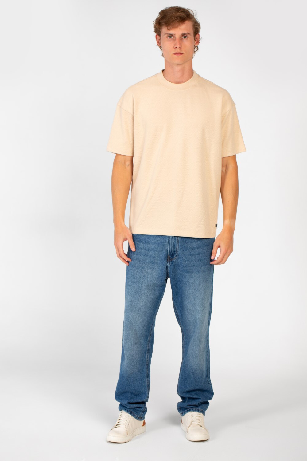 Men's Basic Regular Fit Short Sleeves Round Neck T-shirt In Modern Design