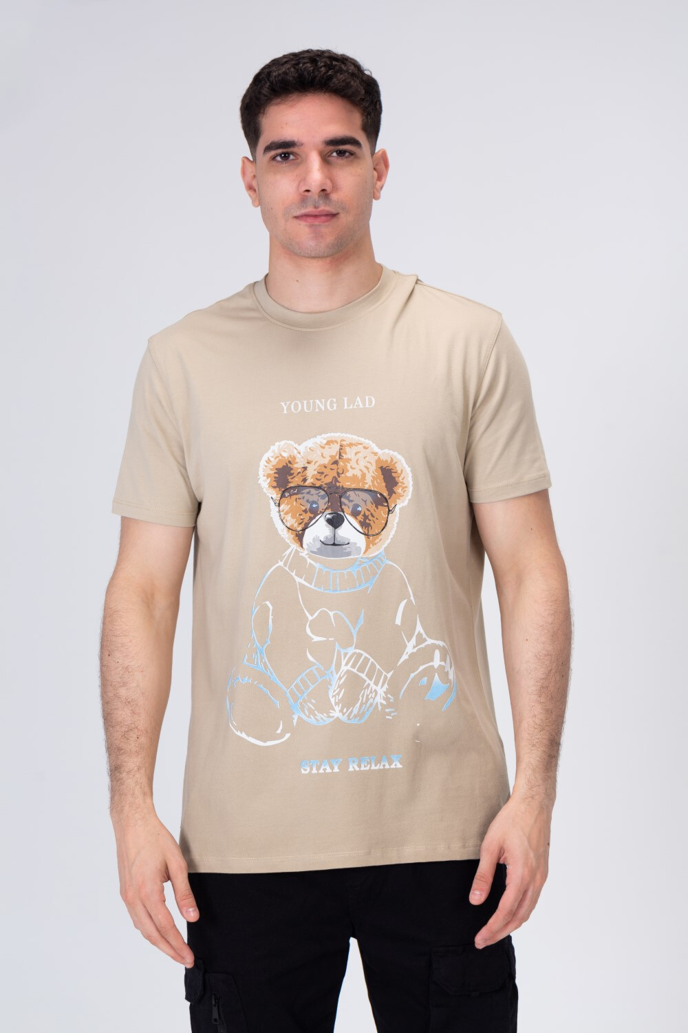 Mens T-shirt With A Bear Print On The Front And Practical Material