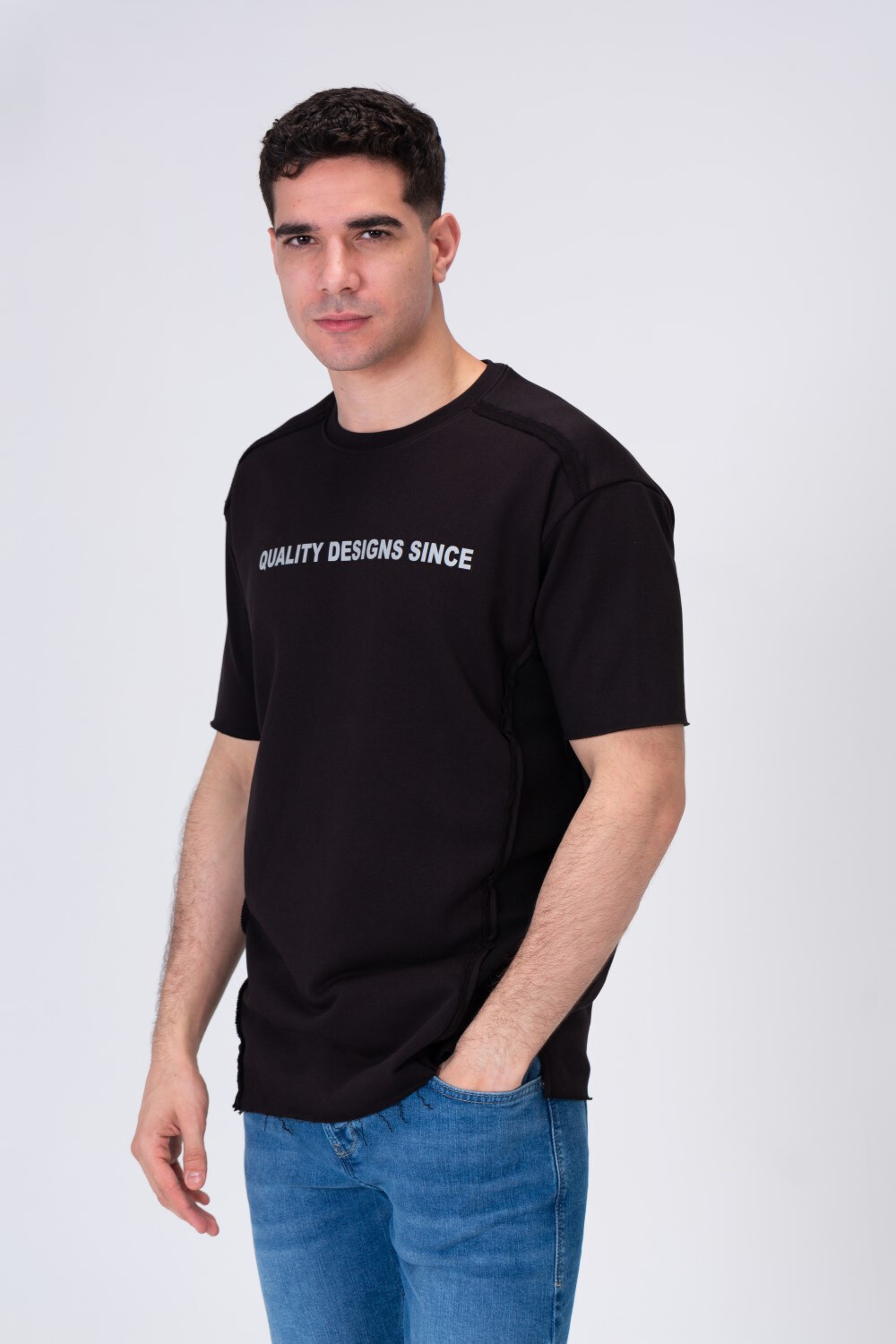 Mens Cotton T-shirt With A Round Neck And A Modern Cut