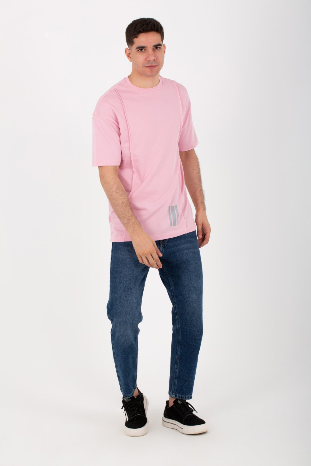 Mens Round Neck Oversize T-shirt With Short Sleeves And A Trendy Cut
