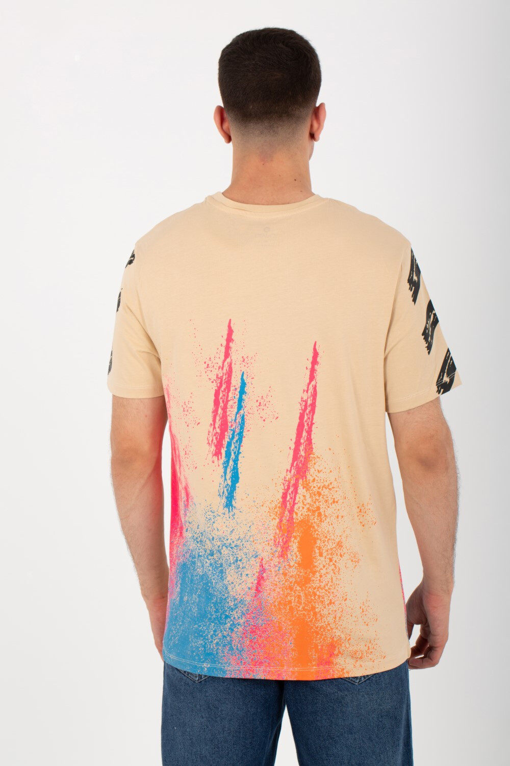 Mens Round Neck Short Sleeves T-shirt With Tomato Print And Colors On The Front And Back