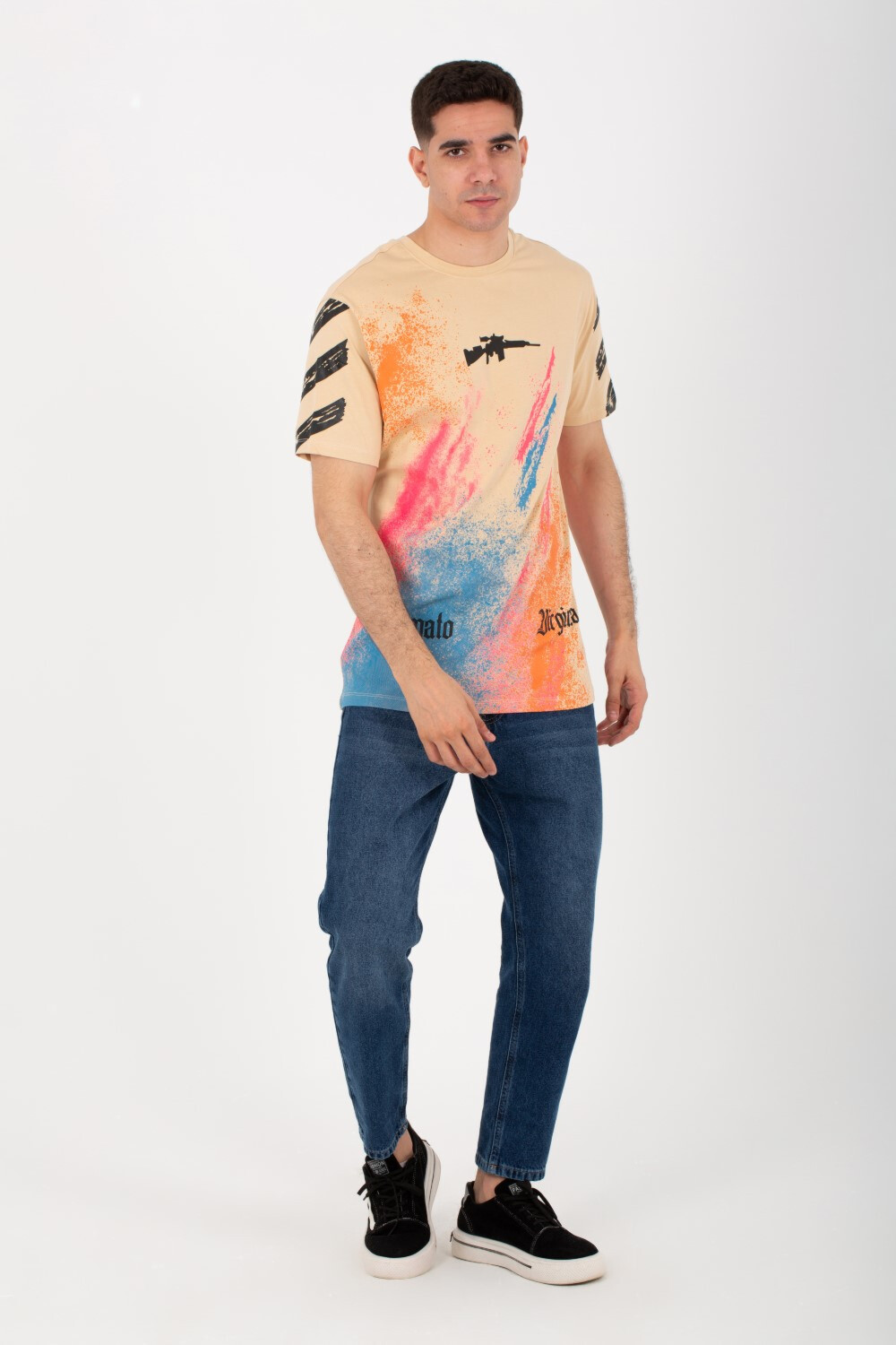 Mens Round Neck Short Sleeves T-shirt With Tomato Print And Colors On The Front And Back