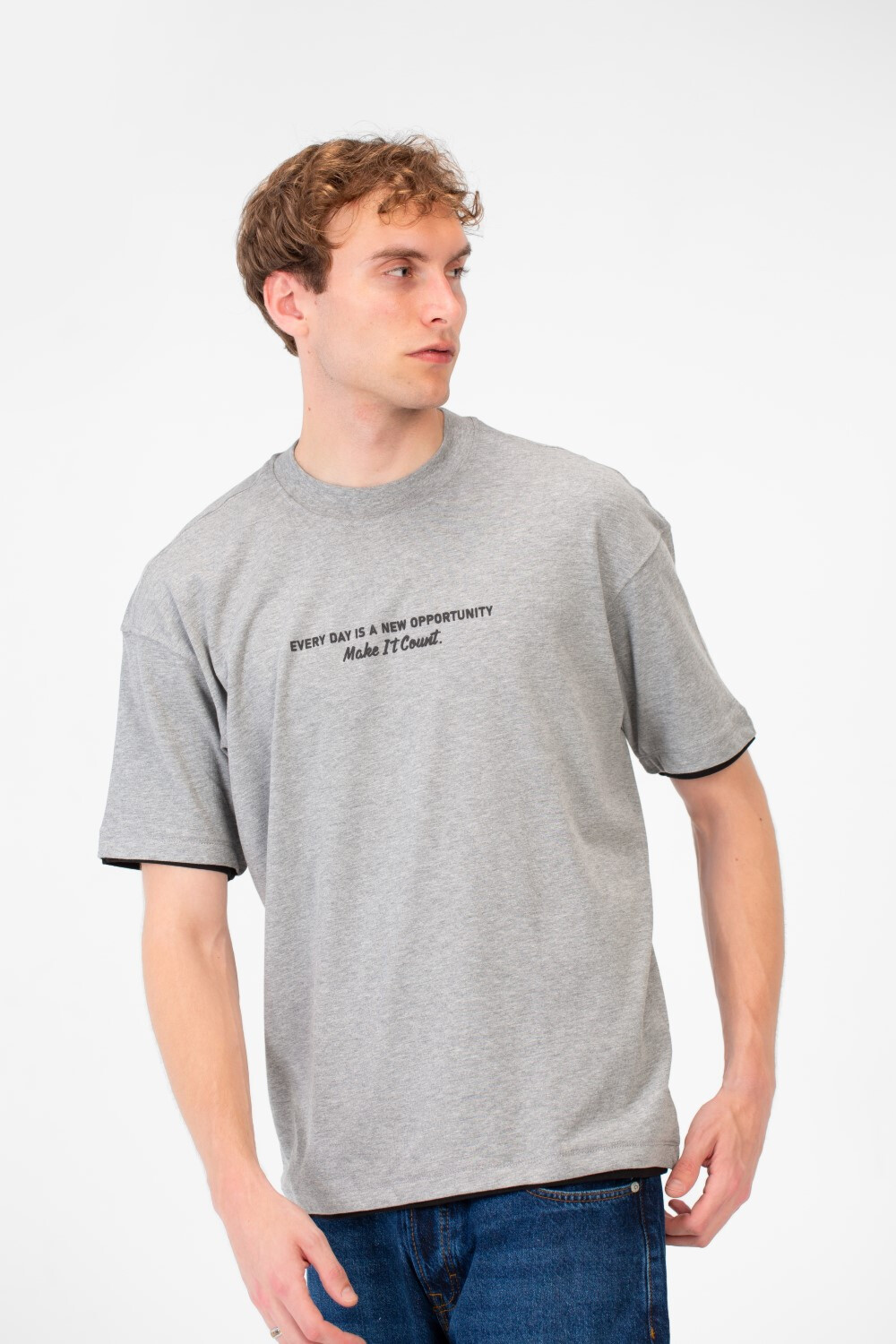 Men's Short-Sleeved Regular Fit T-shirt With Front Text Print And Round Neck