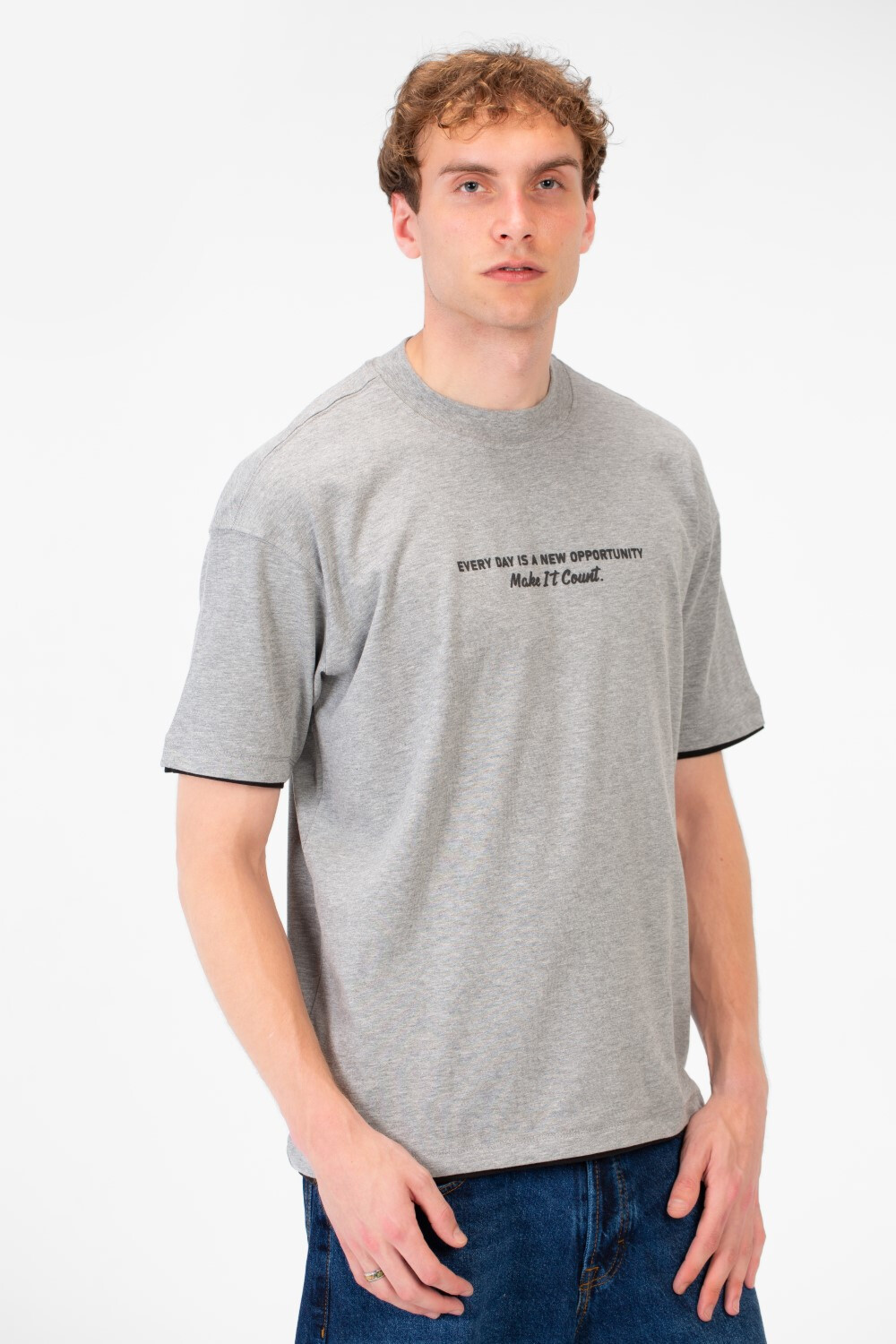 Men's Short-Sleeved Regular Fit T-shirt With Front Text Print And Round Neck