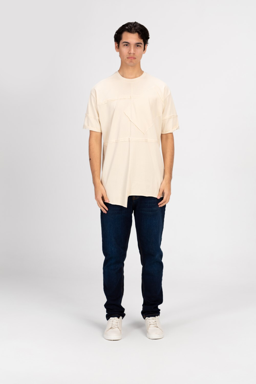 Men's Round Neck Oversized T-shirt In Modern Cut
