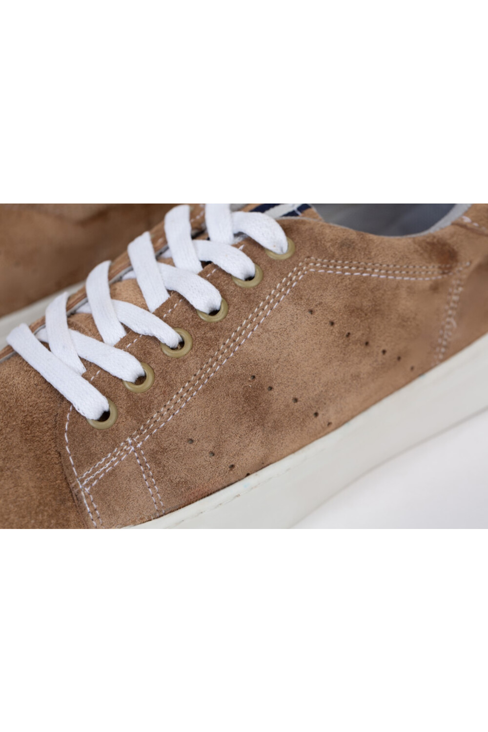 Mens Suede Sneakers With A Unique Design And Lace