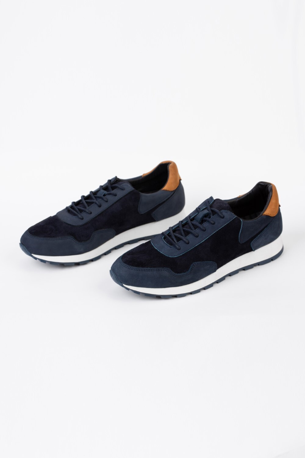Men's Suede Shoes With A Trendy Style And Front Lace-Up 