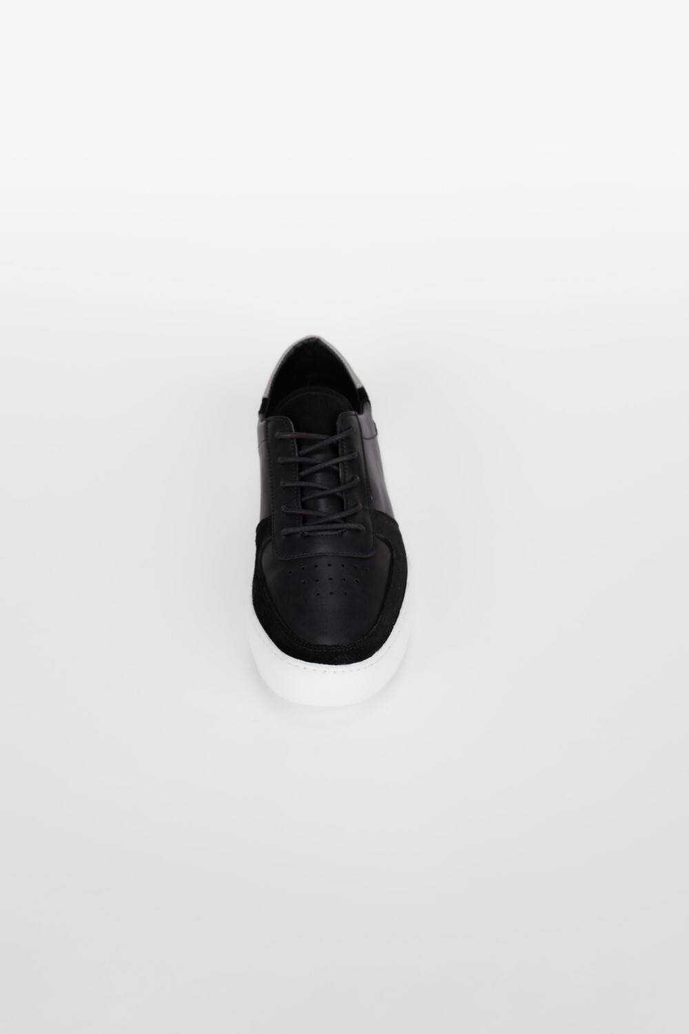 Men's Flat Sole Leather Sneaker With Unique Style