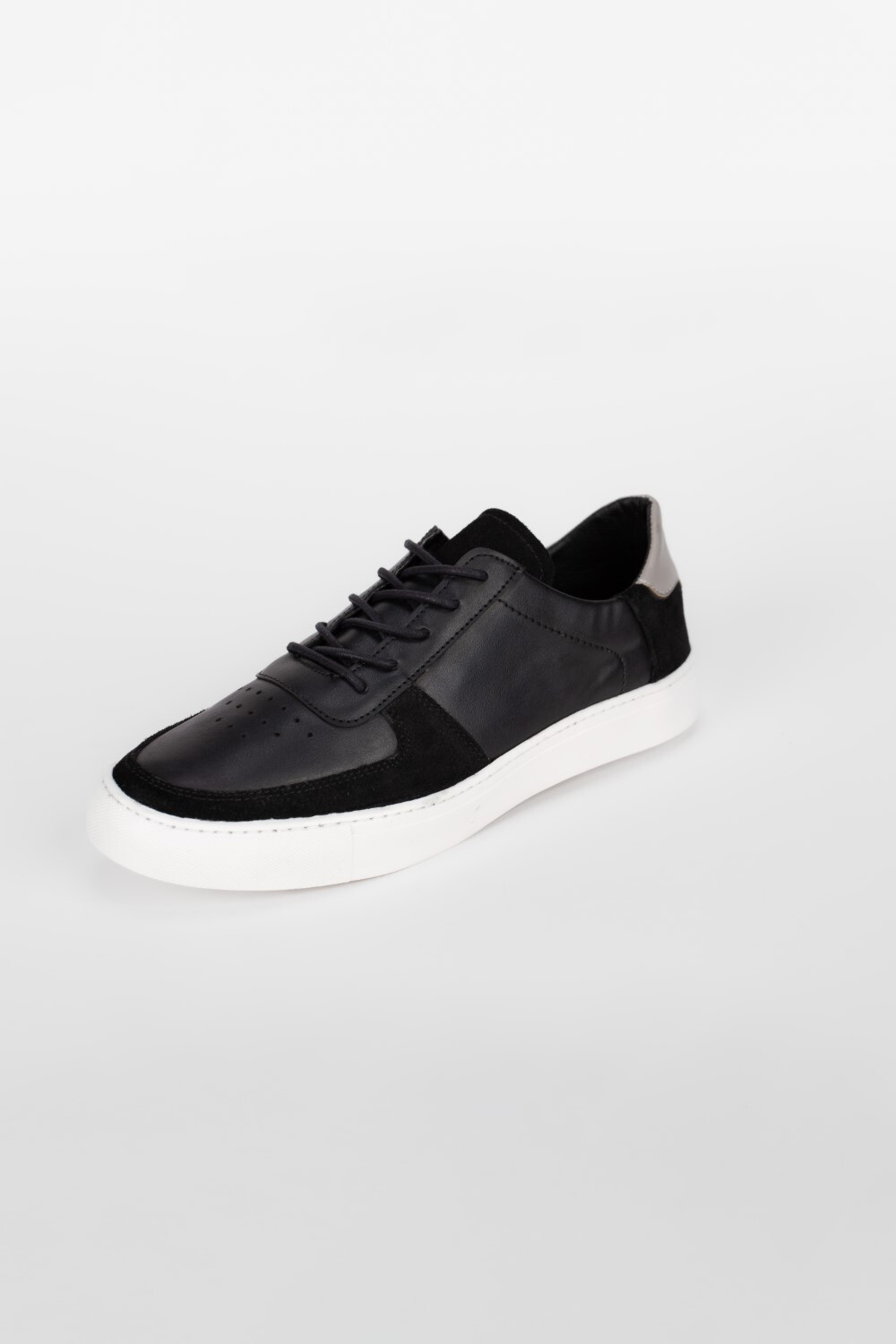 Flat sole sneakers shop