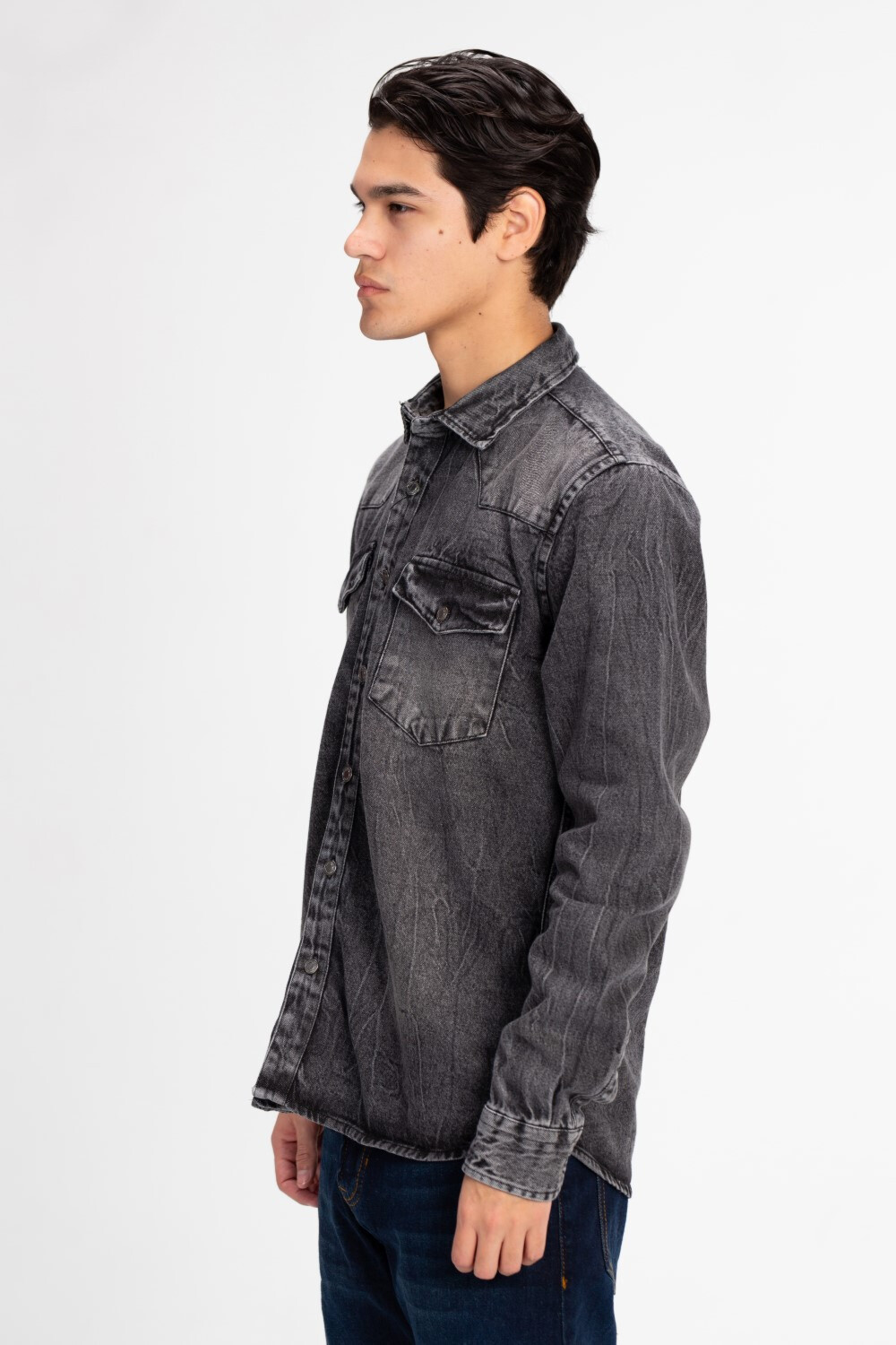 Men's Long Sleeved Denim Shirt With Front Pockets