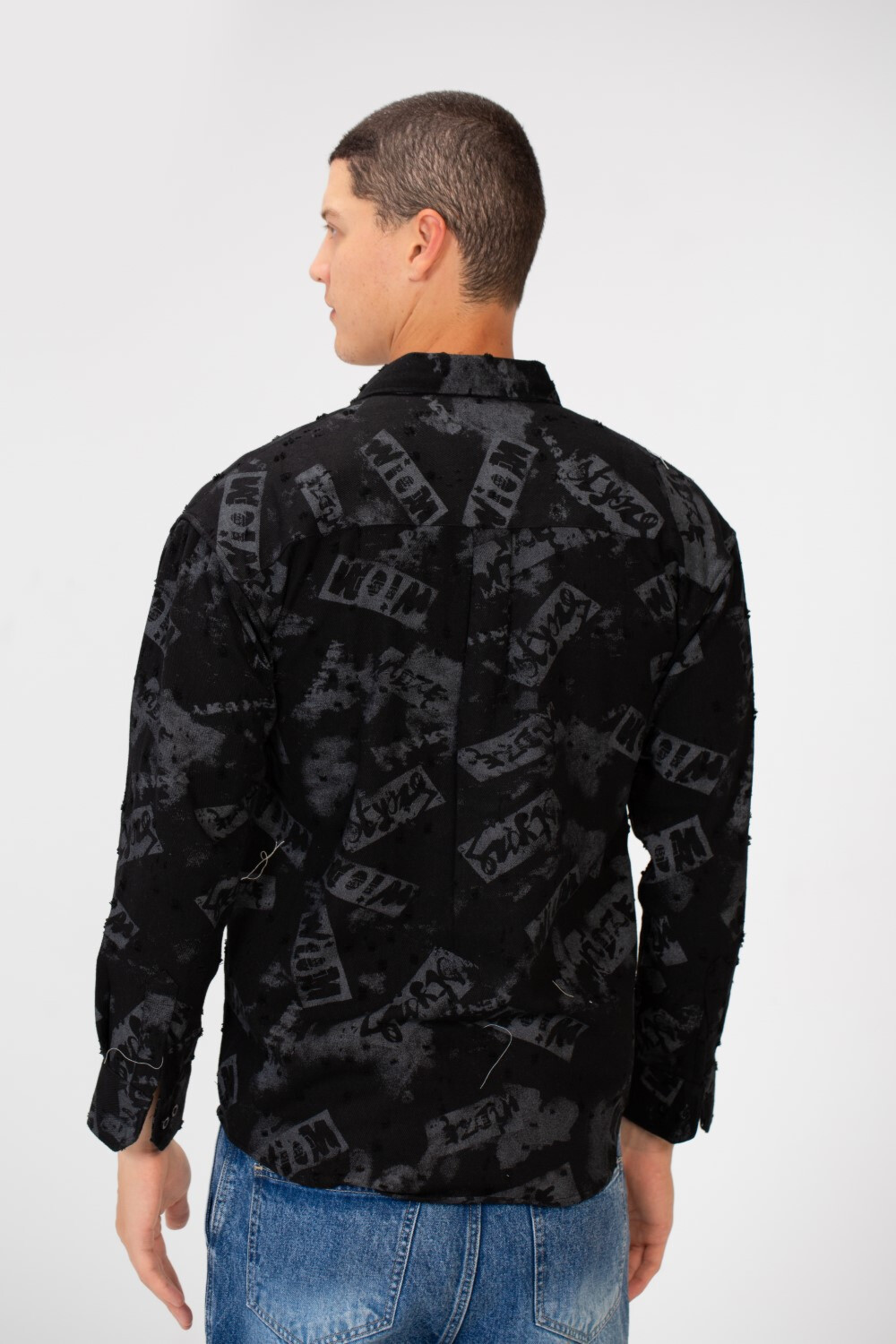 Men's Printed Long Sleeved Shirt With Full Button Closure In Modern Fit