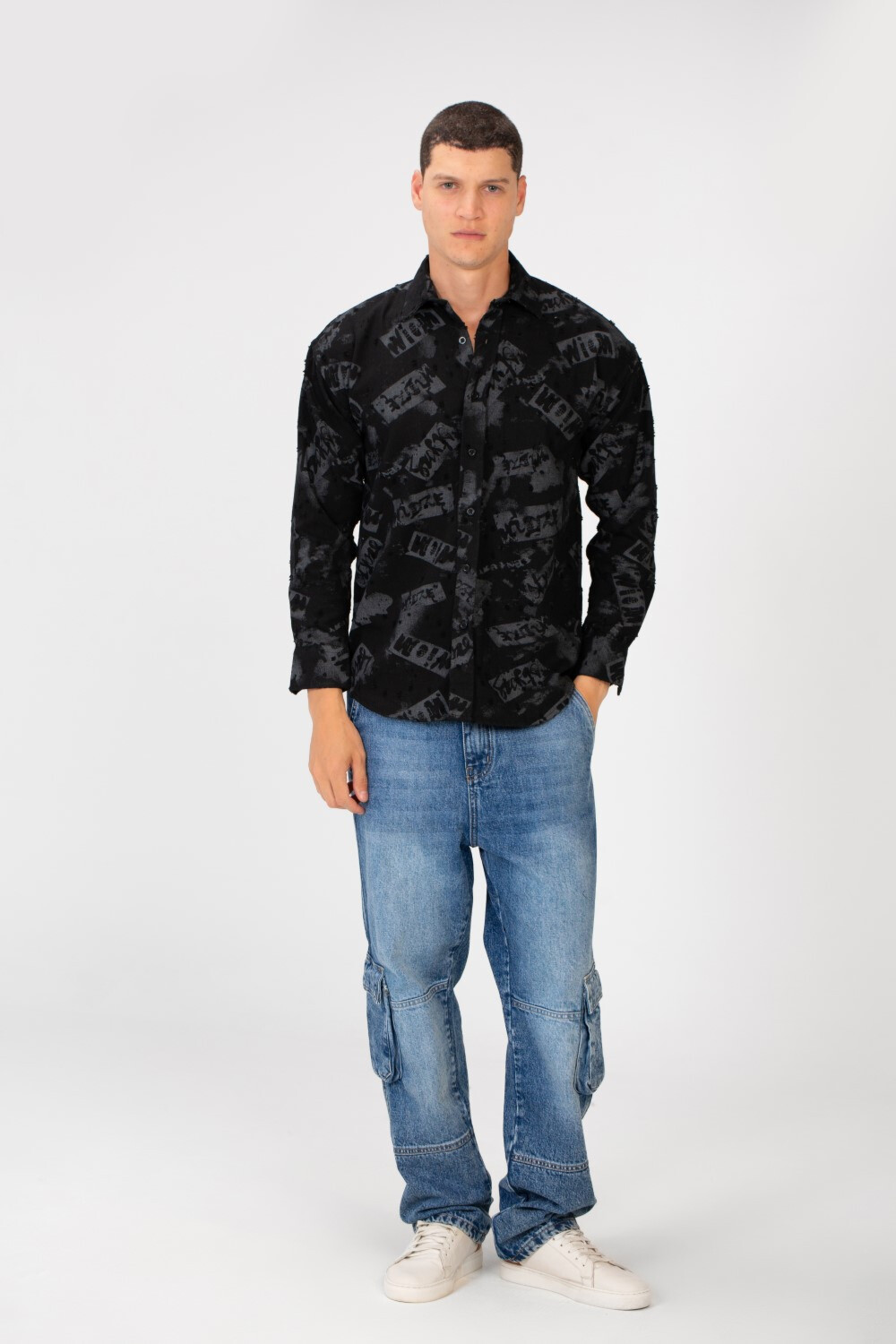 Men's Printed Long Sleeved Shirt With Full Button Closure In Modern Fit