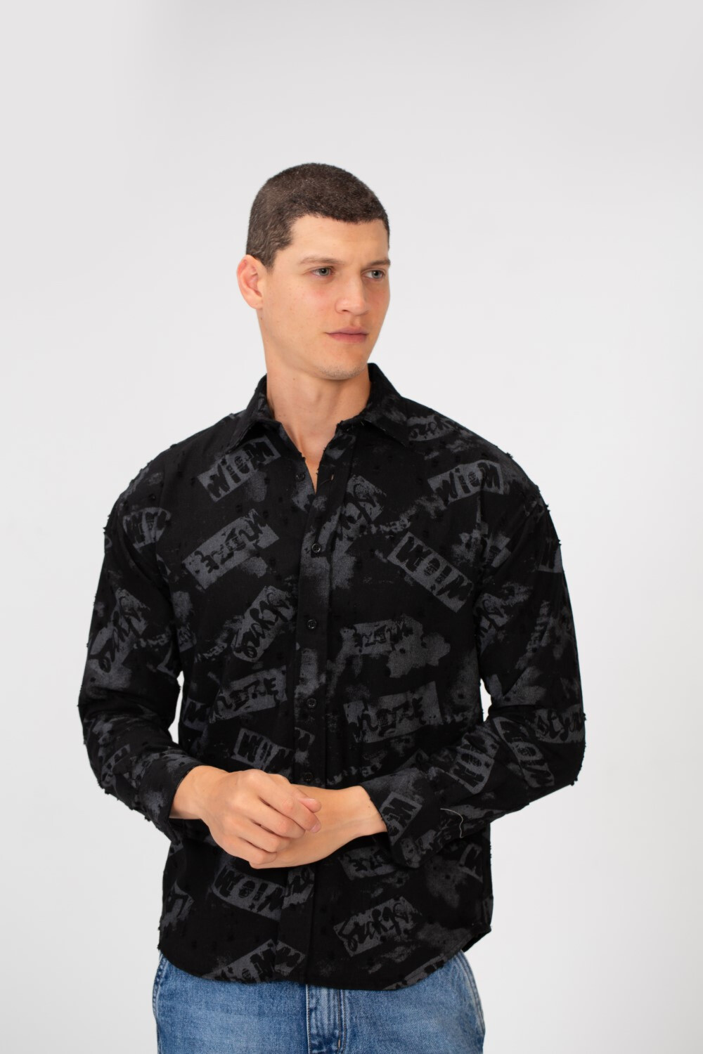 Men's Printed Long Sleeved Shirt With Full Button Closure In Modern Fit