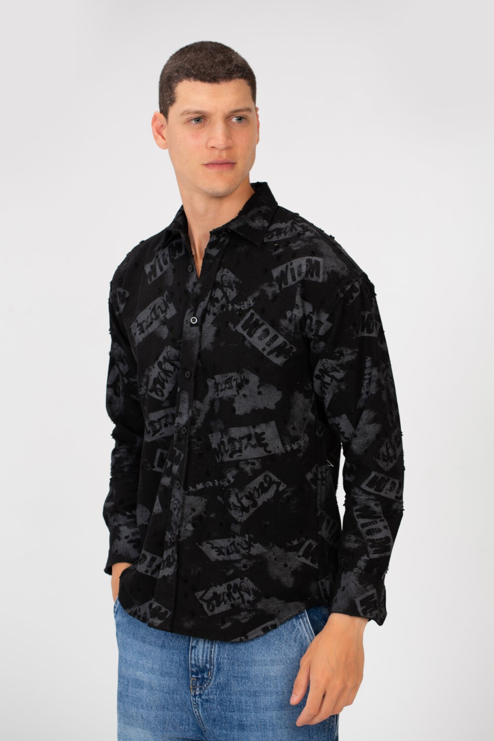 Men's Printed Long Sleeved Shirt With Full Button Closure In Modern Fit