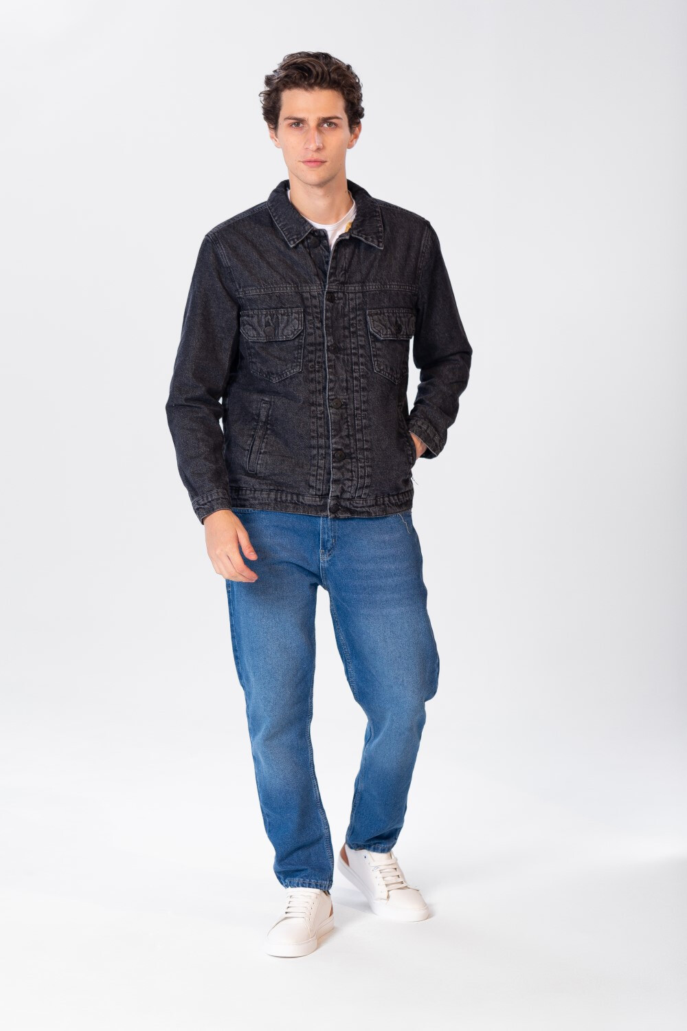 Men's Fur Padded Denim Jacket With Pockets And Buttons On The Front