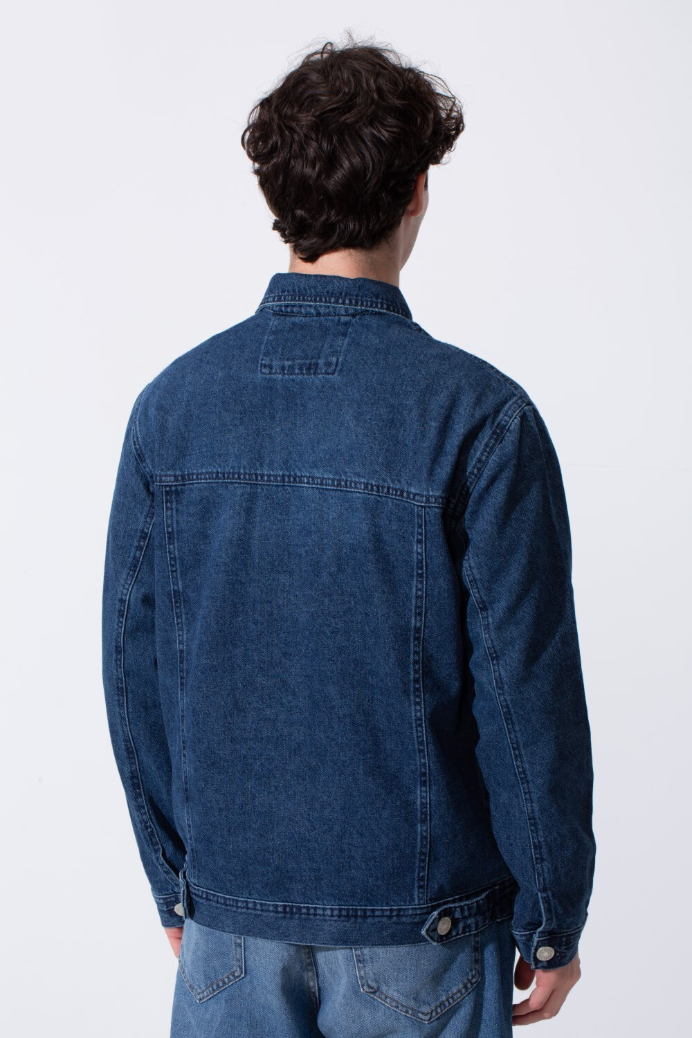 Men's Slim Fit Denim Jeans Jacket With Front Pockets And Long Sleeves