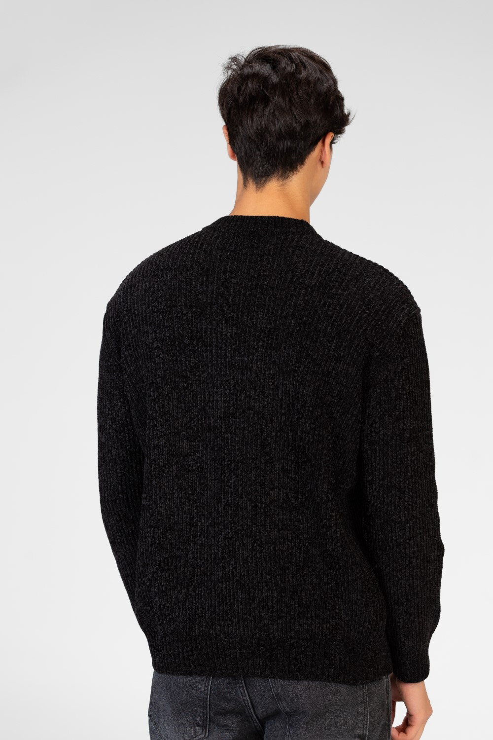 Men's Velvet Pullover With Round Neck And Long Sleeves
