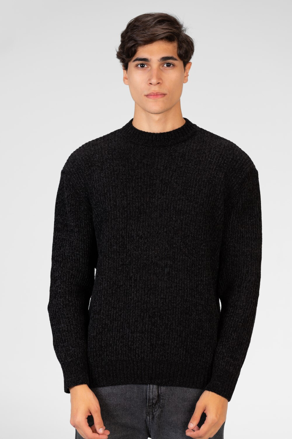 Men's Velvet Pullover With Round Neck And Long Sleeves