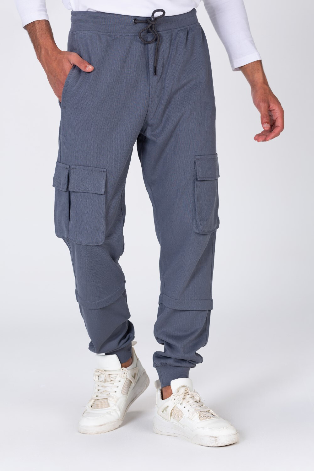 Mens Comfortable Sweatpants With Front Pockets And A Unique Cut