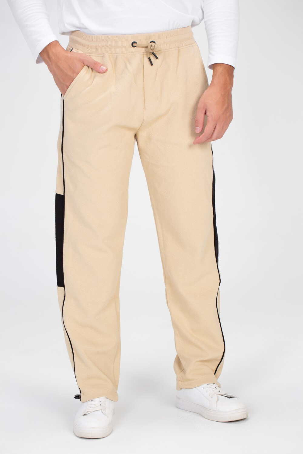 Men's Sweatpants With Elastic Waistband And A Modern Side Cut
