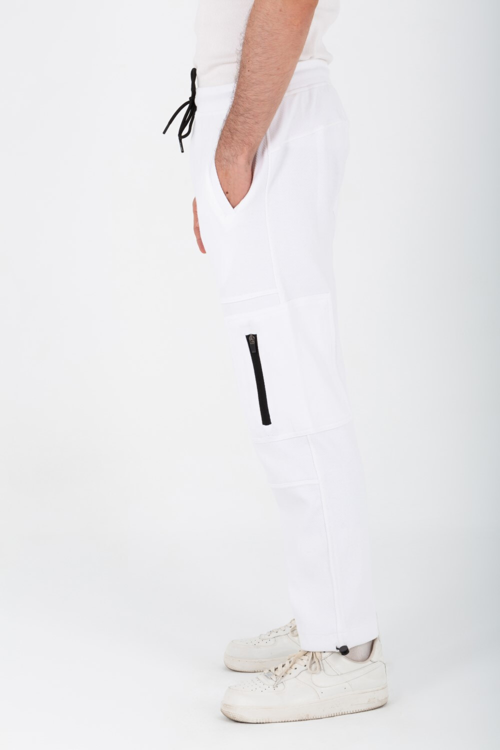 Men's Sweatpants With Modern Side Pockets In Cotton Melton Material