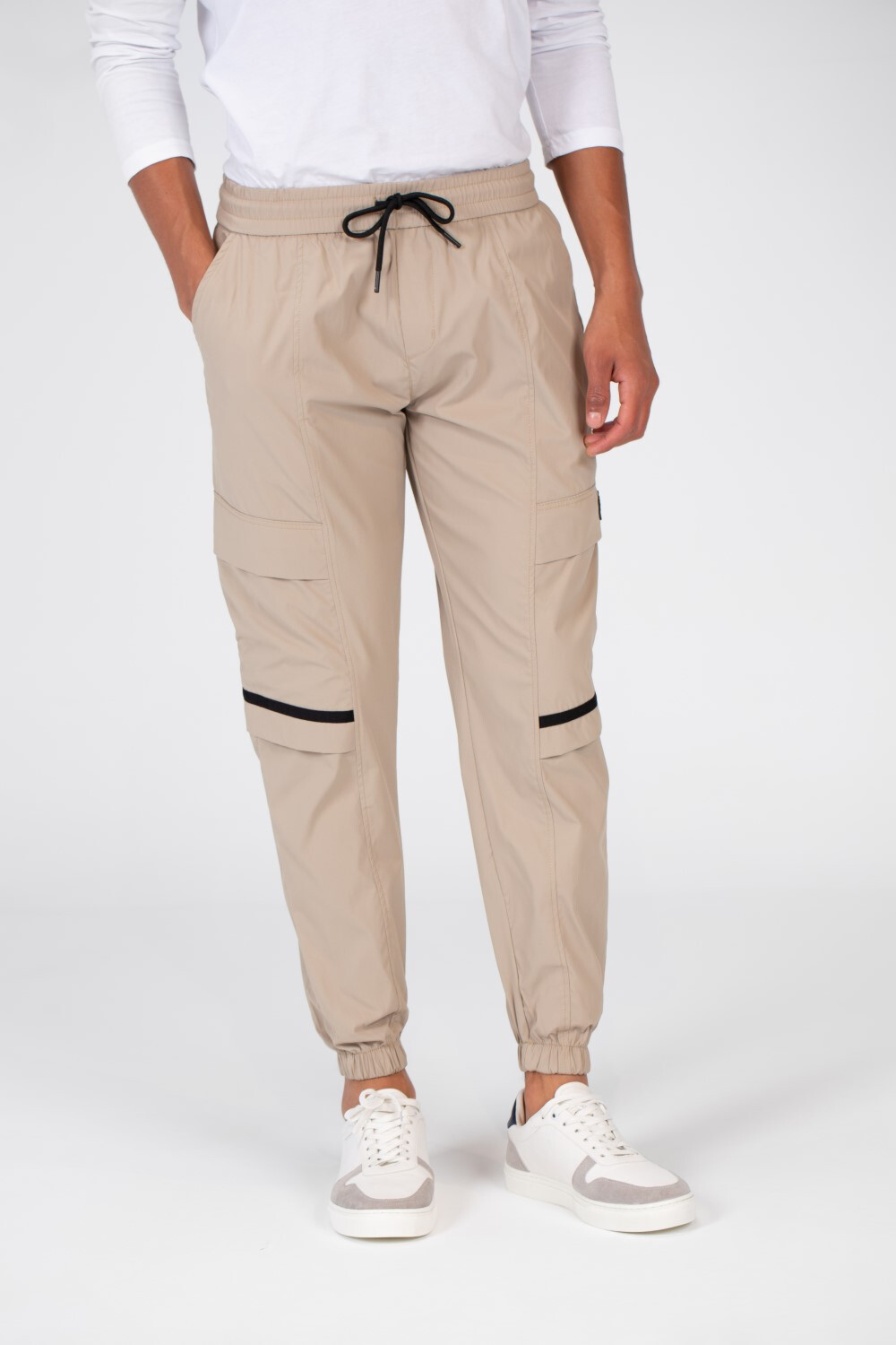 Men's Sweatpants With Basic Details And A Modern Cut