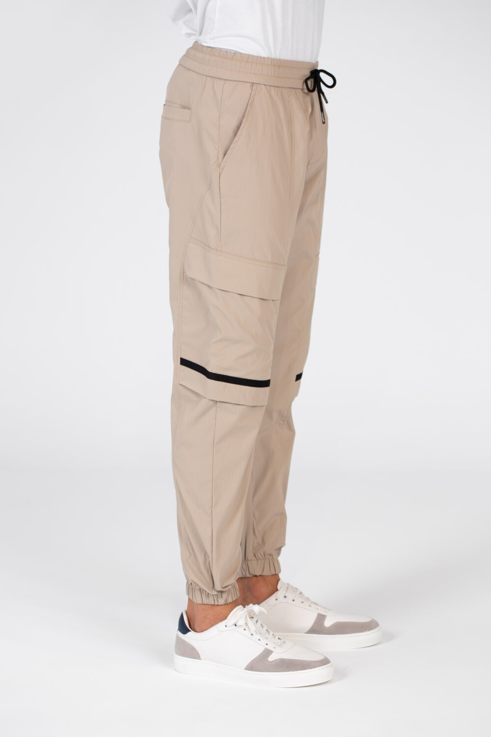 Men's Sweatpants With Basic Details And A Modern Cut