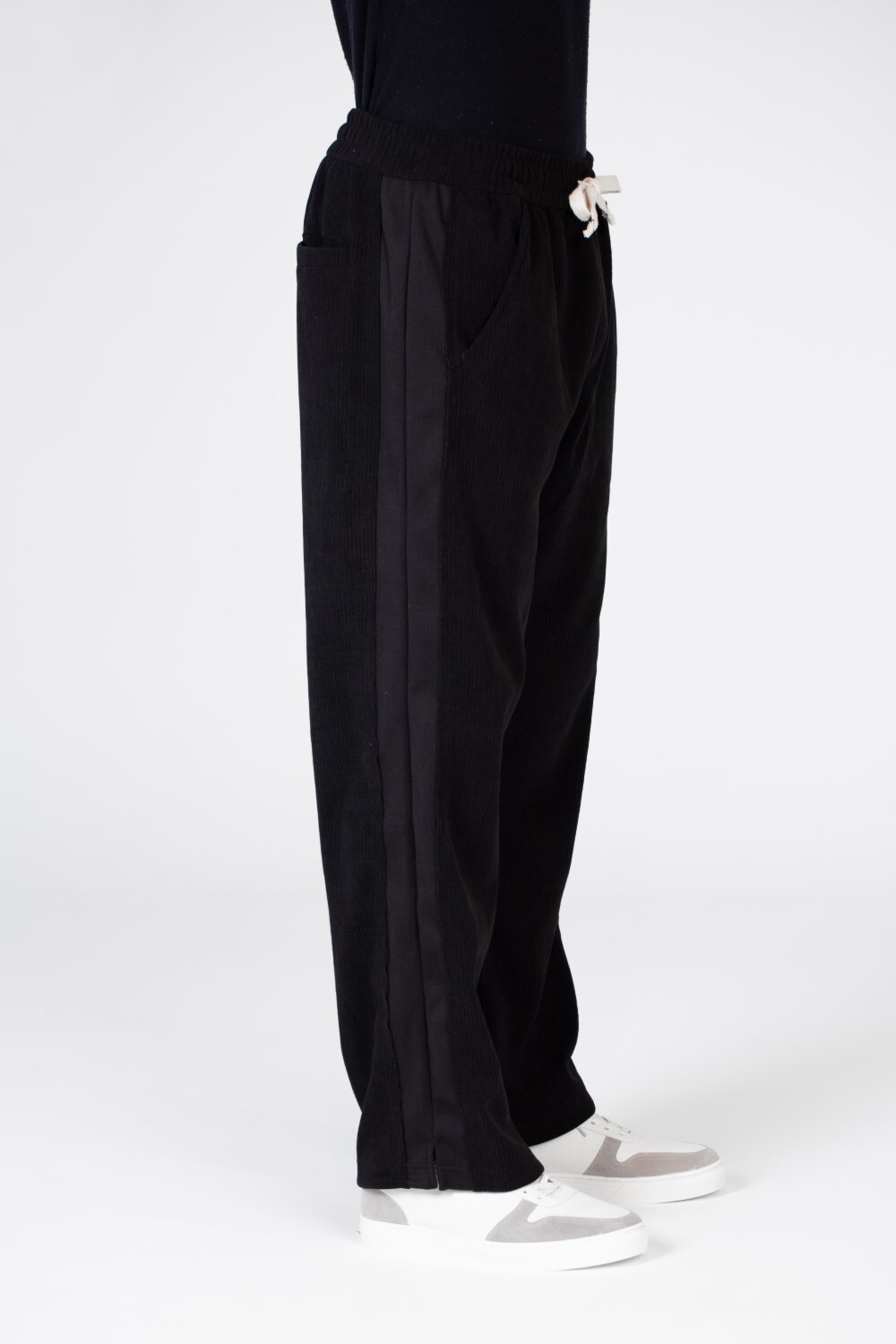 Men's Velvet Sweatpants With Elastic Waistband In Modern Cut And Back Pocket
