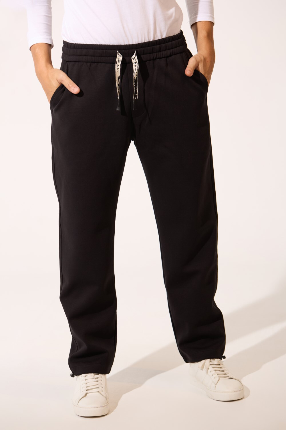 Men's Tomato Basic Oversized Sweatpants With Drawstring At The Middle And Back Pocket