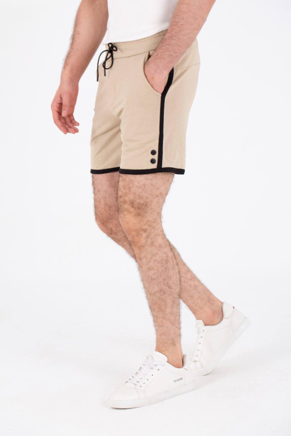 Mens Milton Short With Elastic Waistband And Front And Back Pockets
