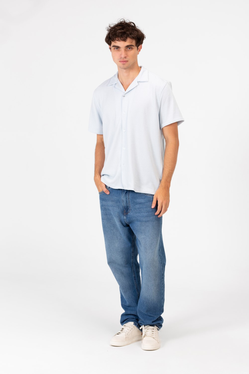 Men's Short Sleeved Slim Fit Shirt Modern Design With Breathable Material