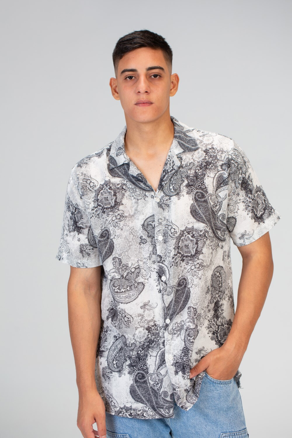 Mens Half Sleeve Shirt With A Slim Fit And Material That Is Suitable For Every Day
