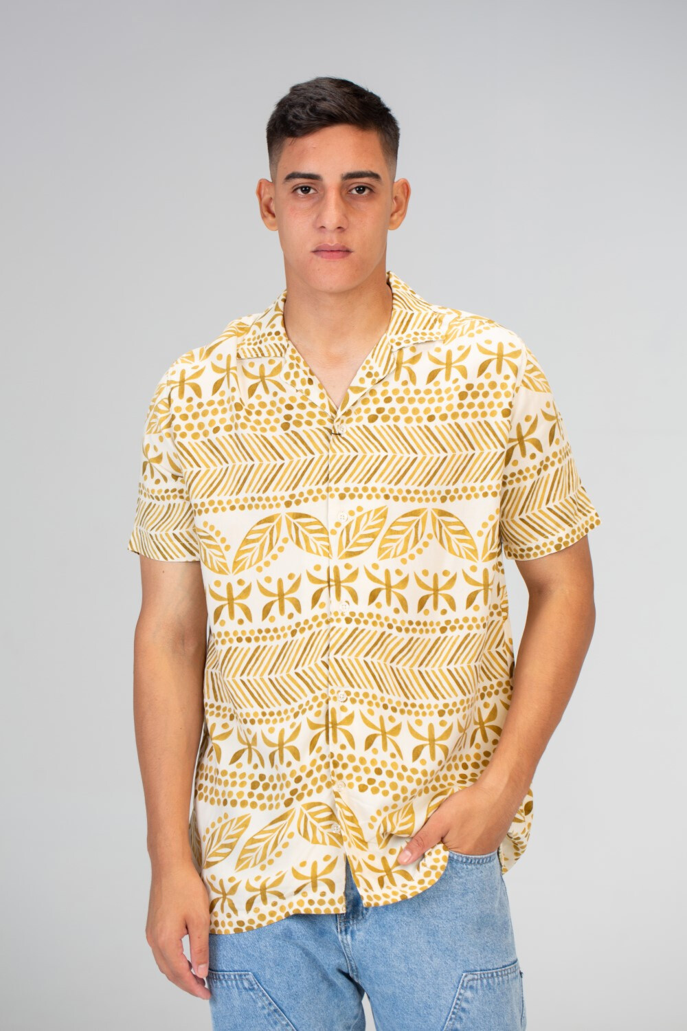 Mens Jakar Short Sleeved Slim Fit Shirt Made Of Viscose Cotton Material