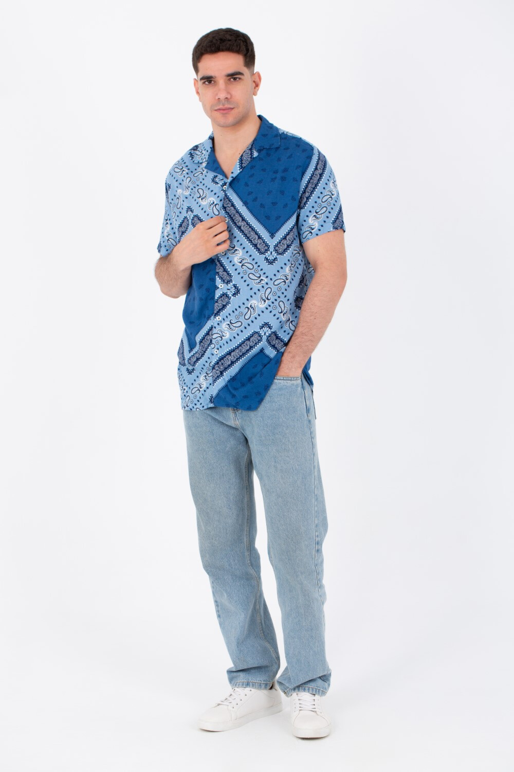 Mens Printed Half Sleeves Jakar Slim Fit Shirt Made Of Cotton Viscose Material