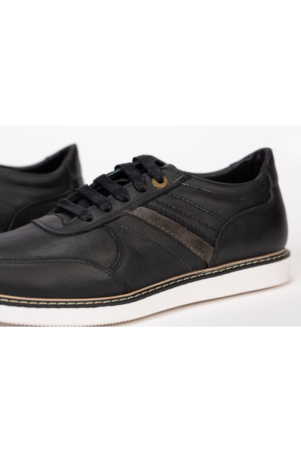 Mens Leather Shoes With Suede Part Suitable For Everyday Wear