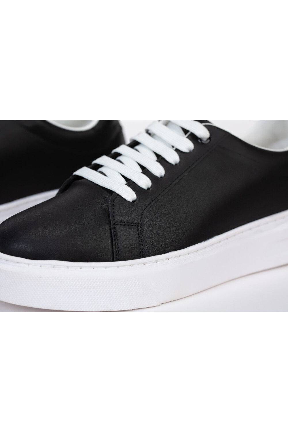 Mens Basic Sneakers Shoes Suitable For Everyday Wear