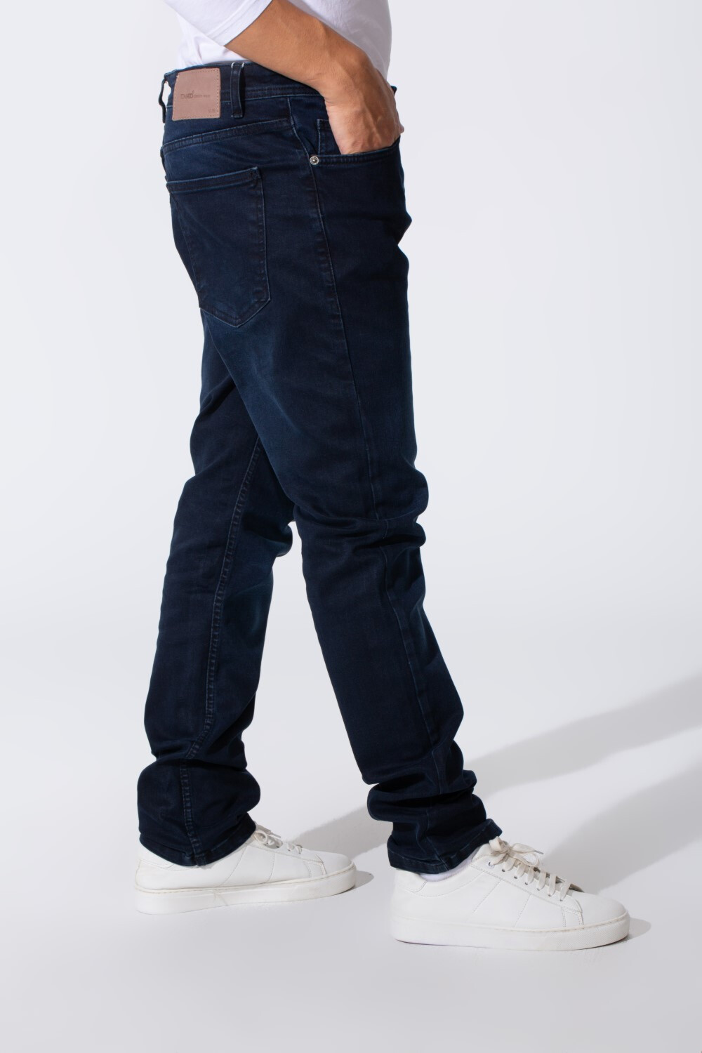 Men's Slim Fit Jeans Basic Pants With Tomato Badge On The Back