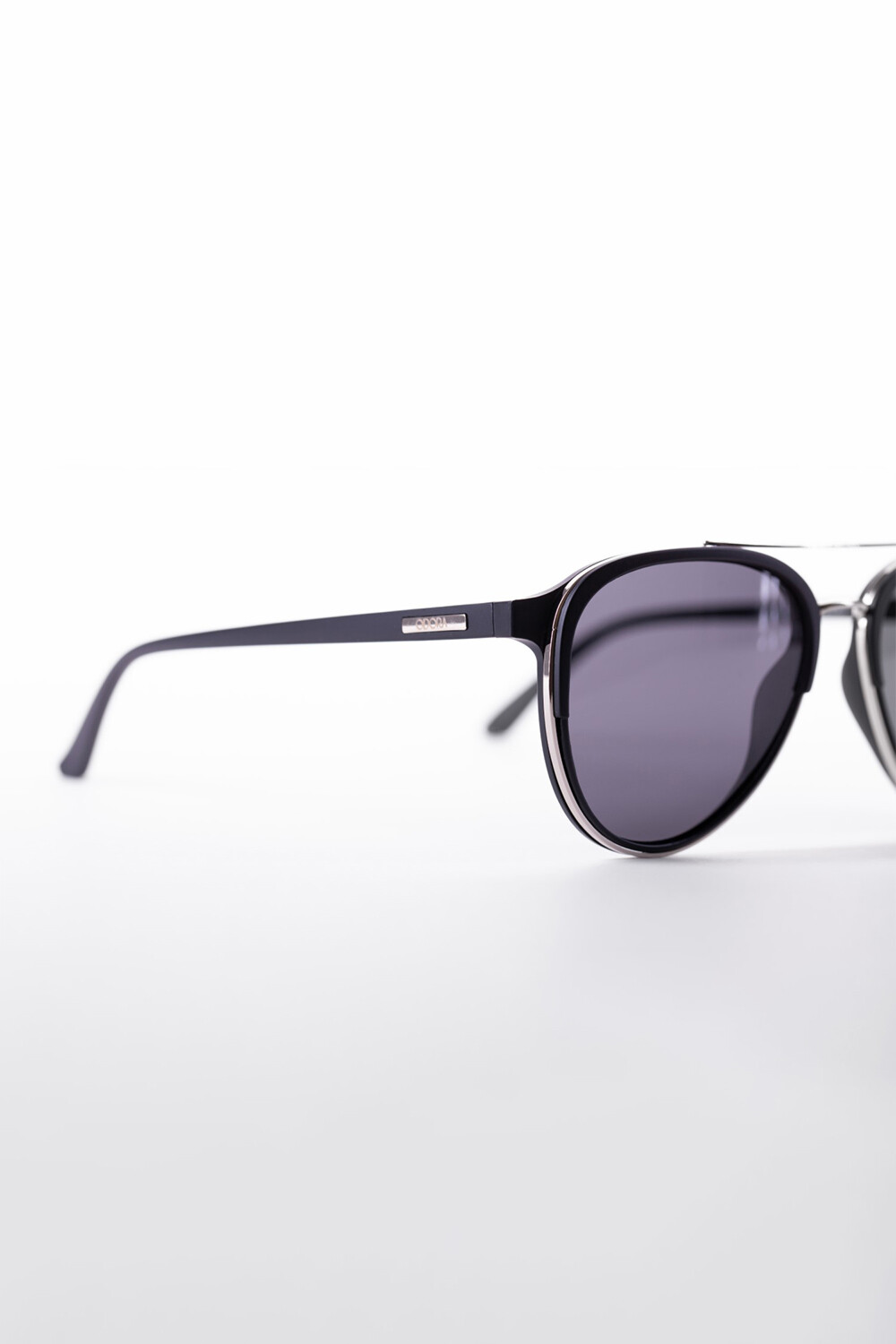 Men's Semi Formal Sunglasses With Round Frame