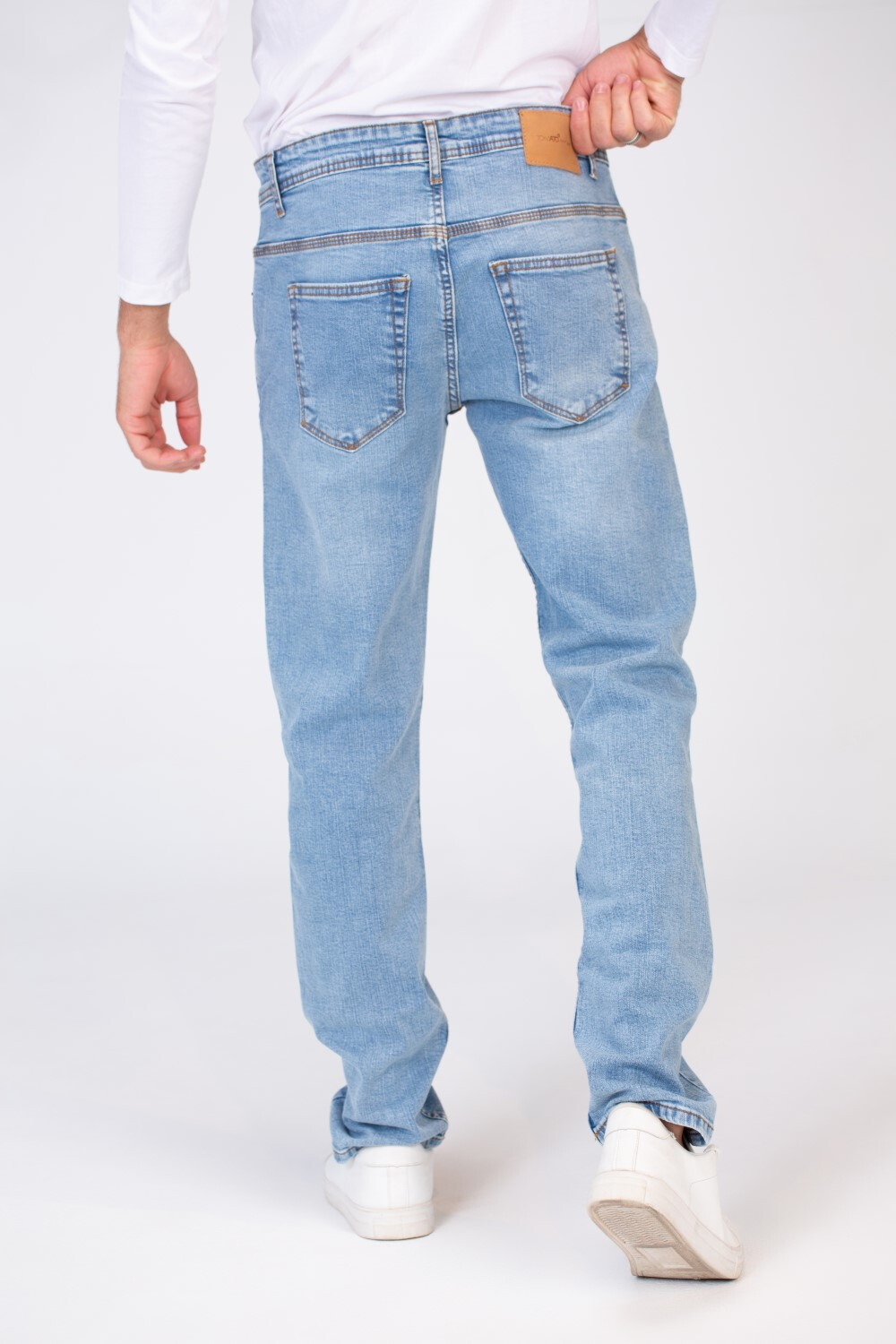Mens Regular Fit Used Jeans Pants With Five Pockets And Padge Tomato On The Back