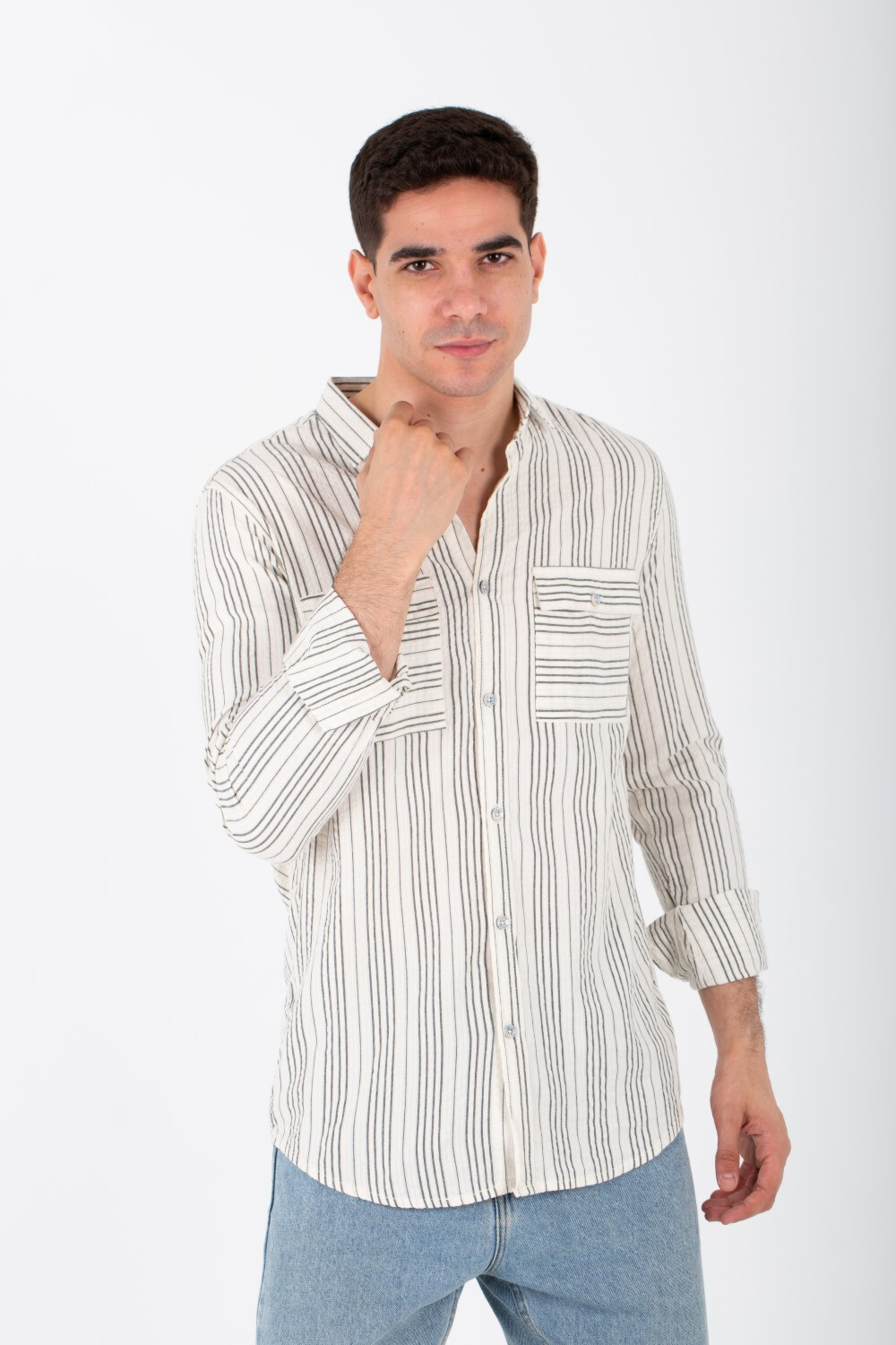 Mens Slim Fit Shirt With Front Pockets And Long Sleeves