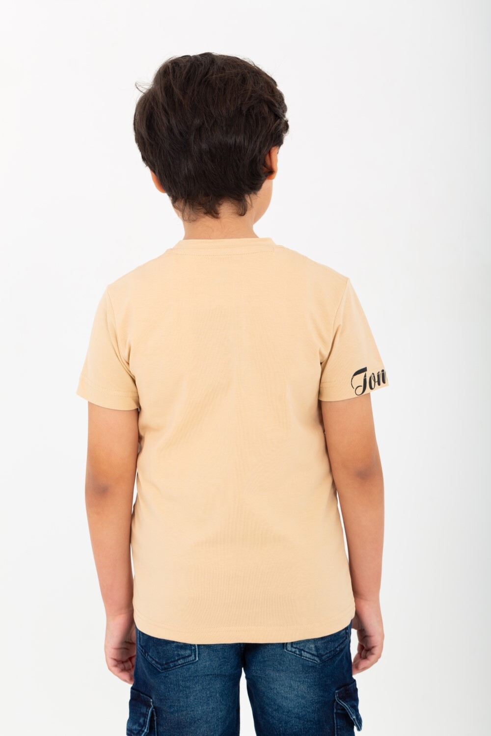 Boys' half-sleeved T-shirt made of soft cotton with a round neck and a distinctive front print
