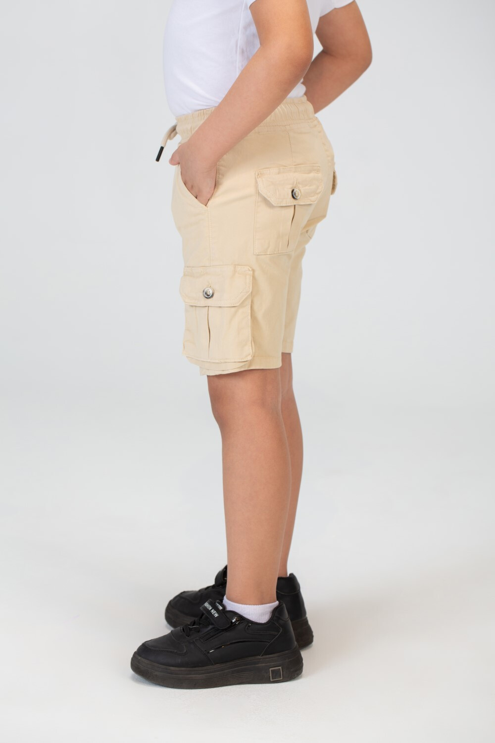 Boys Gabardine Shorts With Side Pockets And Basic Details