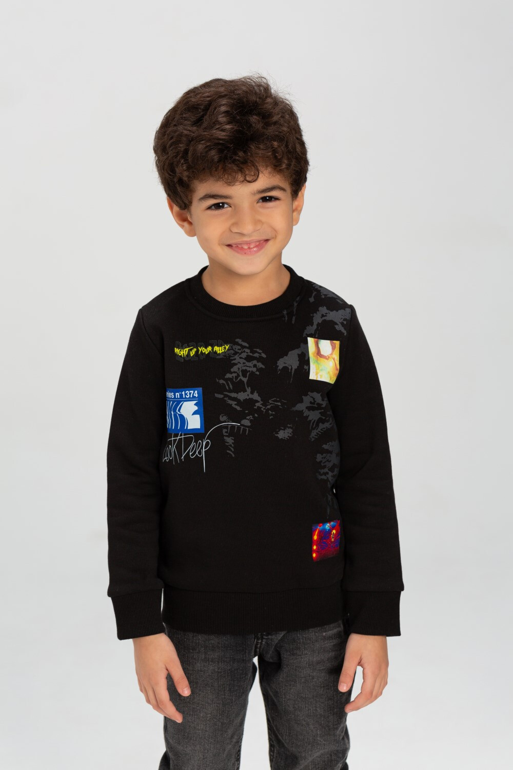 Boy's Regular Fit Made Of Comfort Melton Rounded Neck Padded Printed SweatshirtBoy's Regular Fit Made Of Comfort Melton Rounded Neck Padded Printed Sweatshirt
