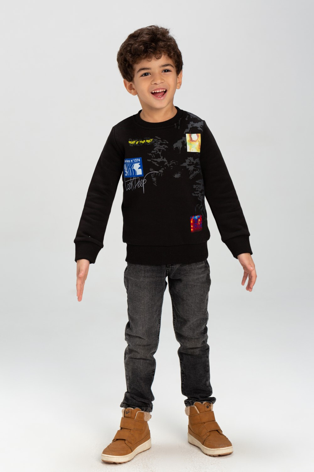 Boy's Regular Fit Made Of Comfort Melton Rounded Neck Padded Printed SweatshirtBoy's Regular Fit Made Of Comfort Melton Rounded Neck Padded Printed Sweatshirt