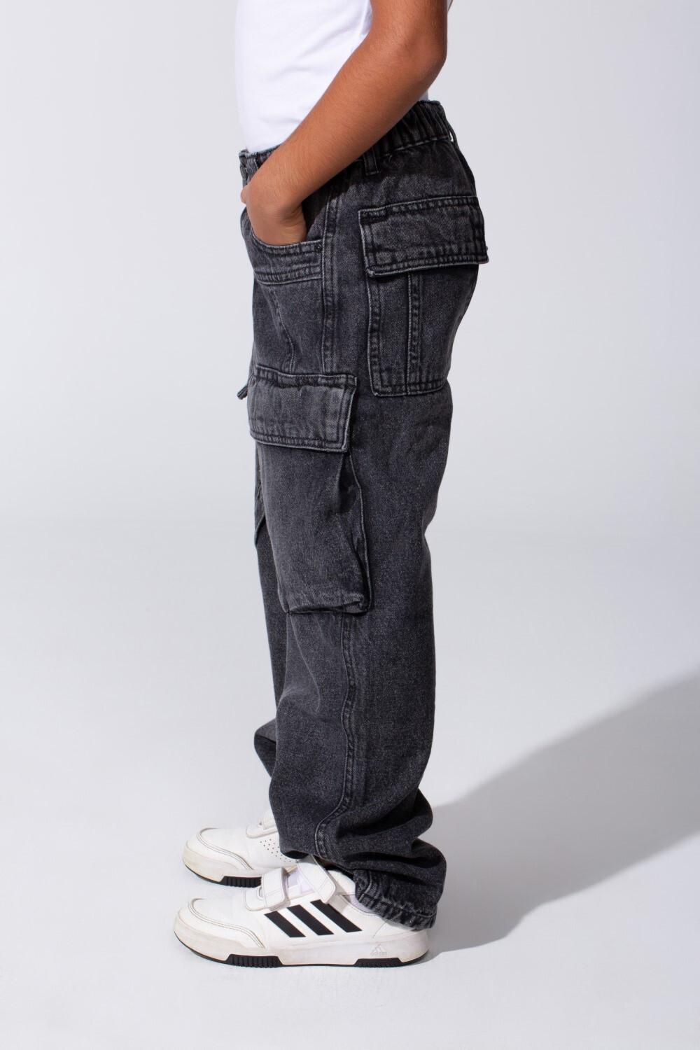 Boy's Cargo Jeans Pants With Pockets And A High Quality Modern Design