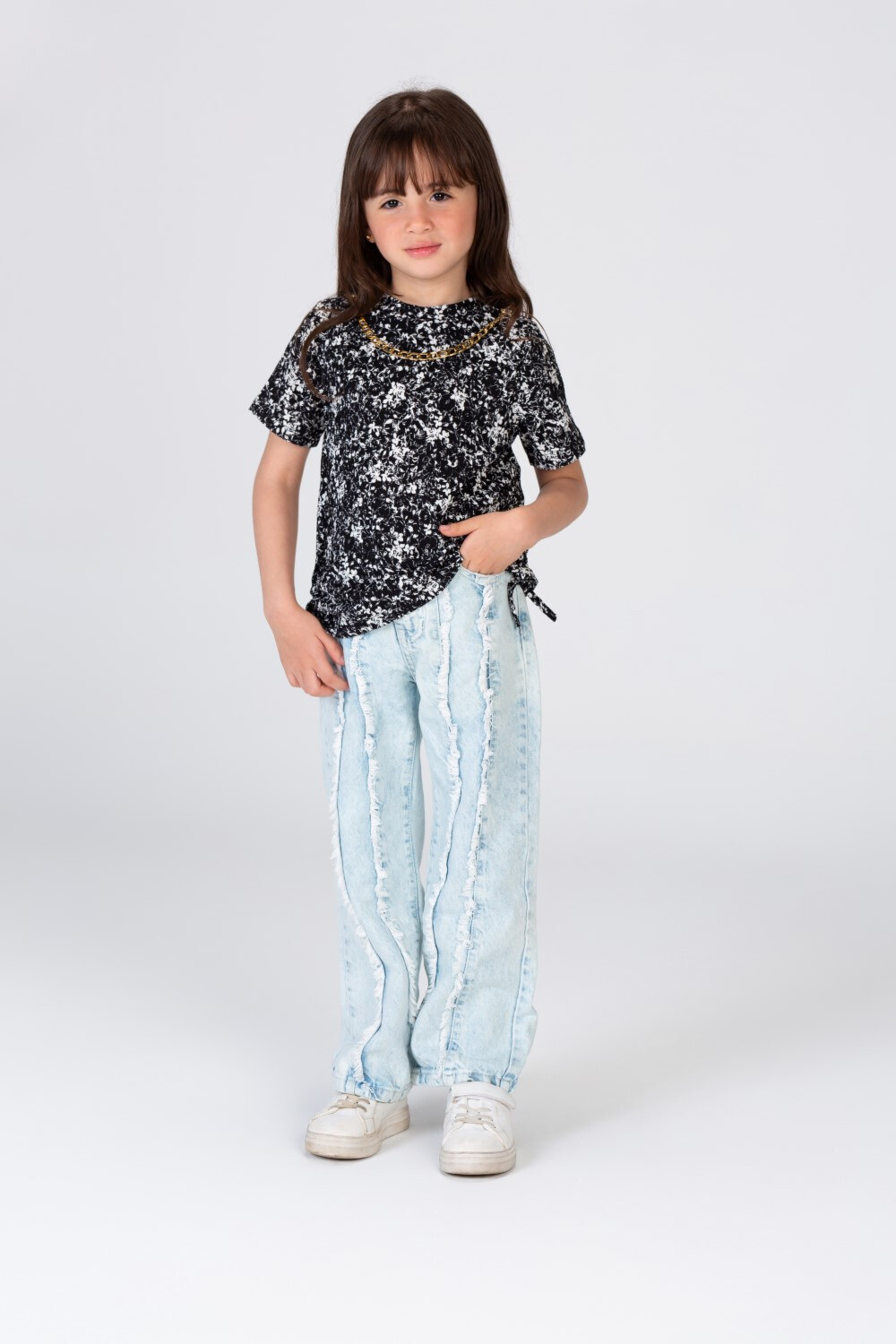 Girls Blouse With Elastic On The Side And A Necklace Around The Neck