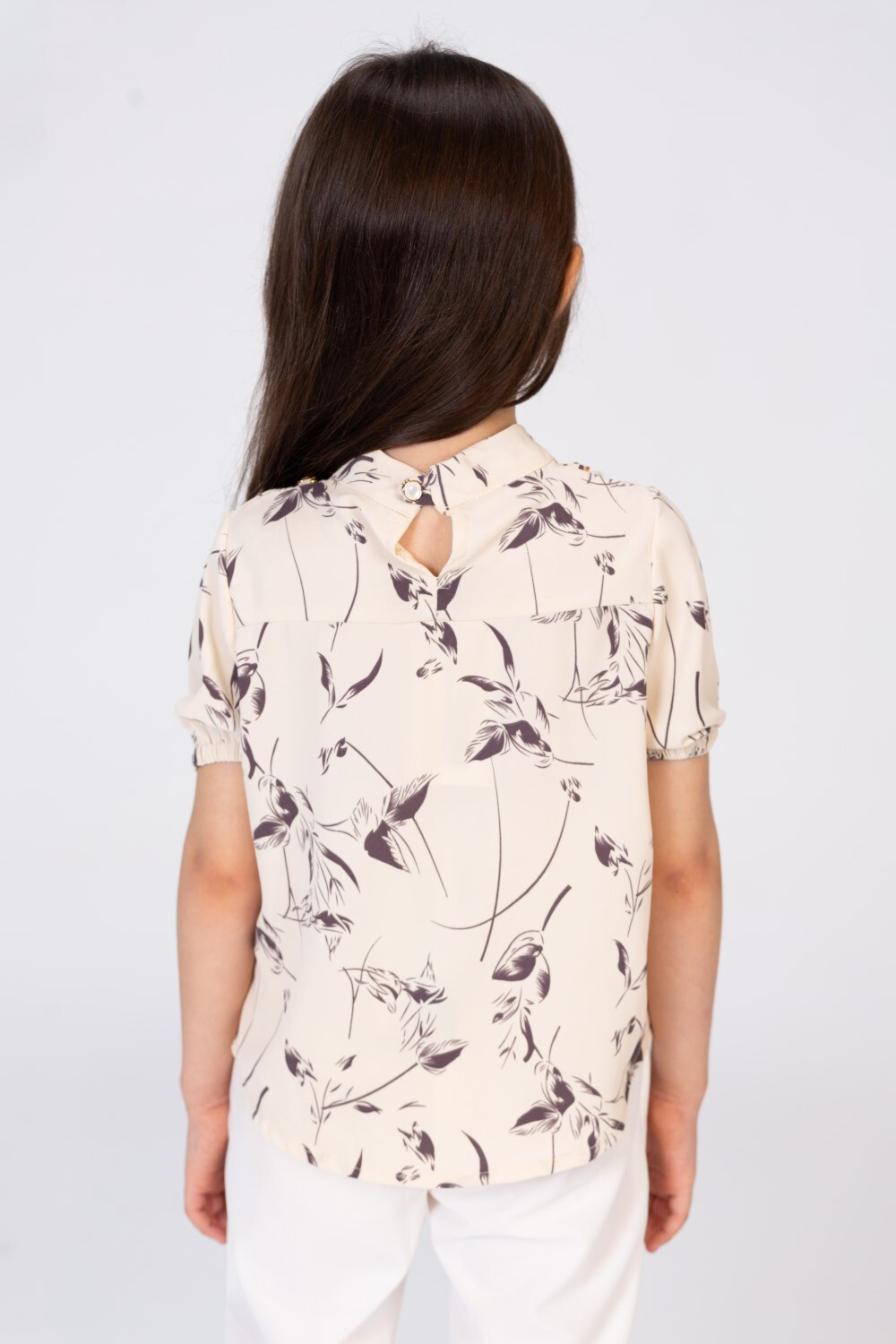 Girls Regular Fit Floral Blouse With A Chain Around The Neck