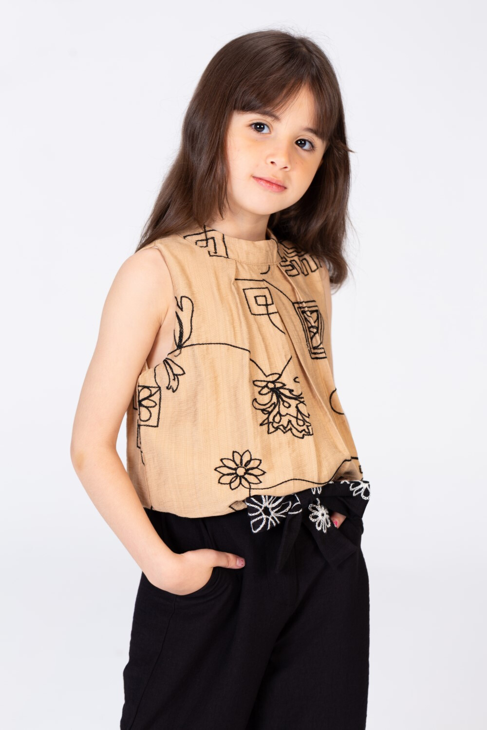 Girls Cut Outfit With Distinctive Print And Details