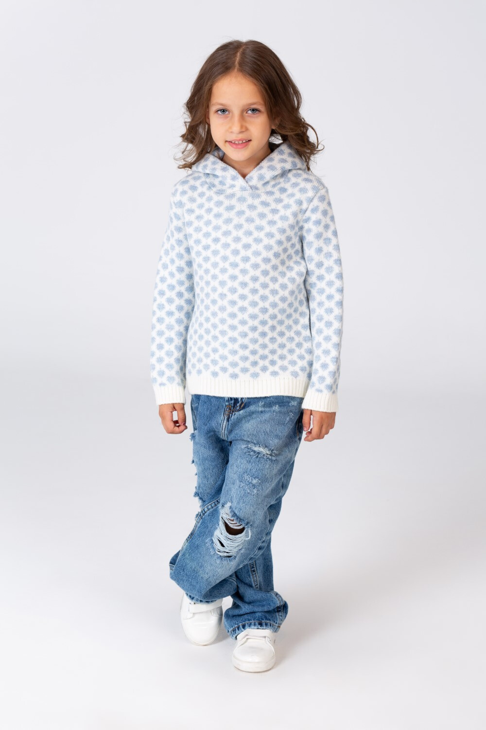 Girl's Hooded Round Neck Pullover With Comfortable Winter Material