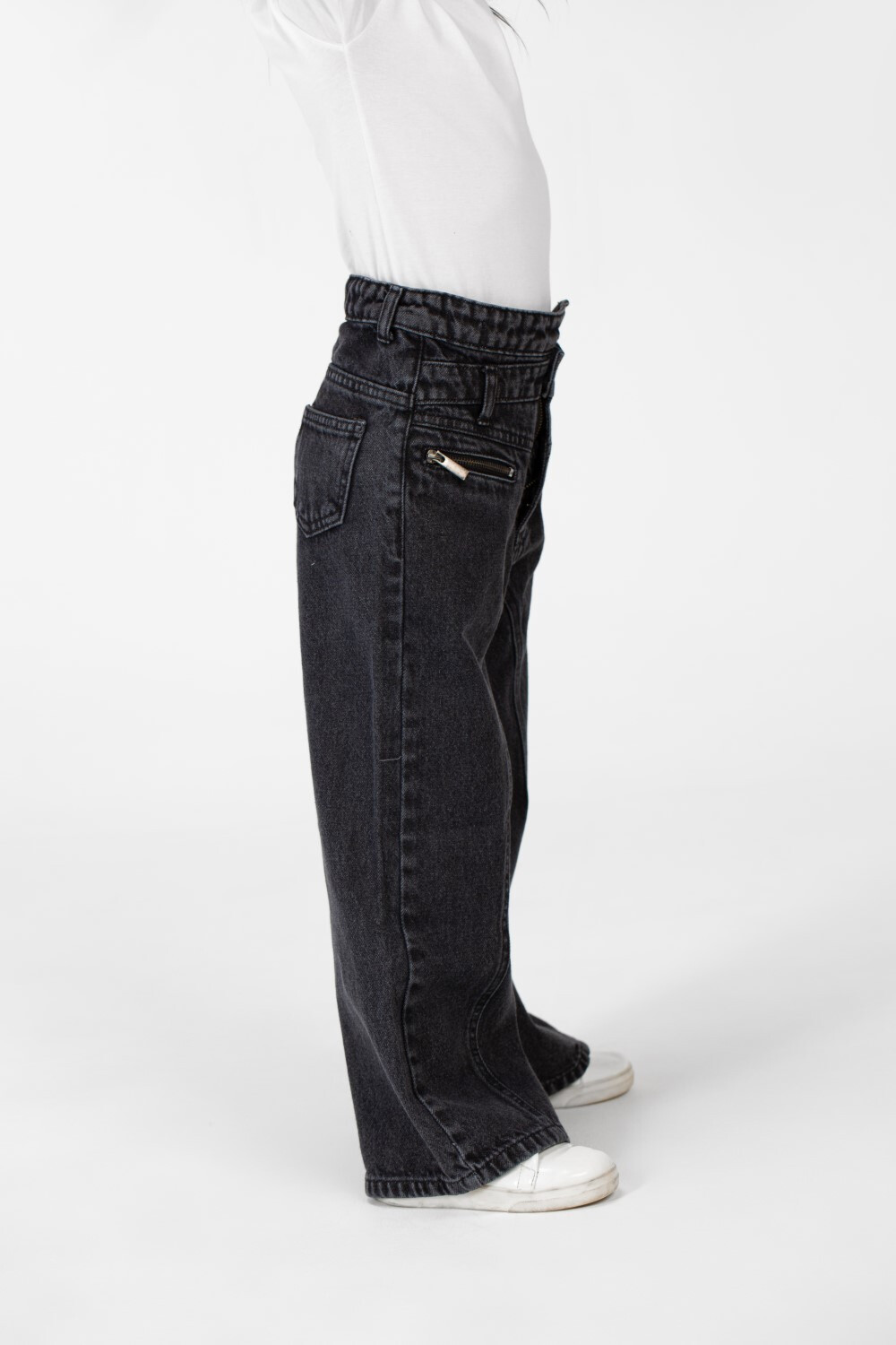 Girl's Wide Leg Jeans Pants With A Modern Side Zipper Pocket